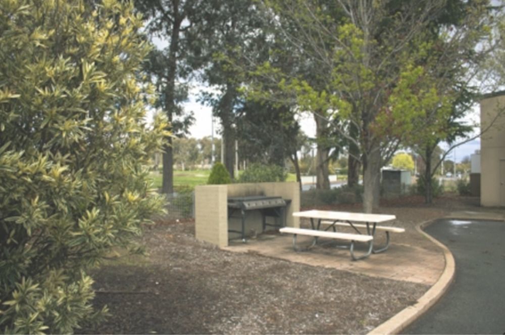 Red Cedars Motel Camberra Exterior foto